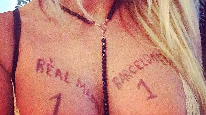 La actriz porno Virginie Caprice falla en su pronóstico del Barça-Madrid