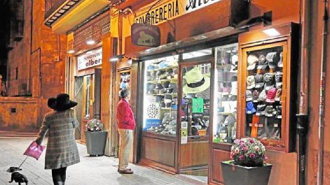 Ningún comercio de renta antigua de Valencia pide la subvención para abonar el alquiler