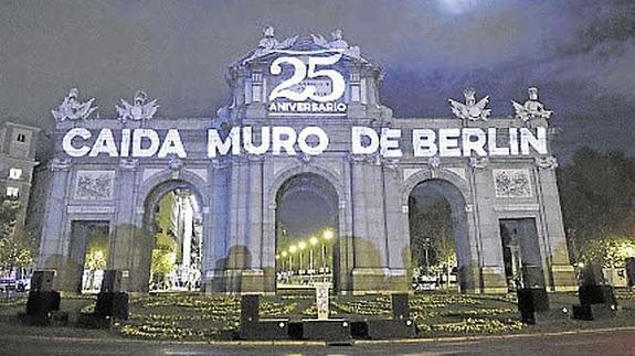 Valencia derriba el muro de Berlín