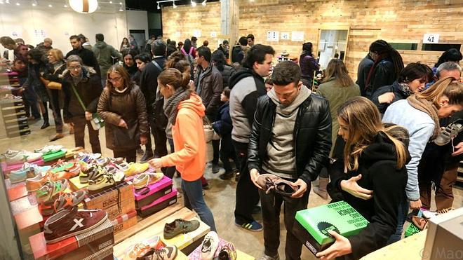 Ruzafa prolonga su campaña navideña con una nueva pop-up store dedicada a la moda y el calzado