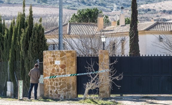 La Guardia Civil cree que el joven arrollado por el tren en Caudete mató a su amigo