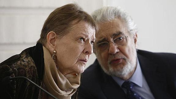 Plácido Domingo pide a Schmidt que aclare si cobró comisiones en el Palau de Les Arts