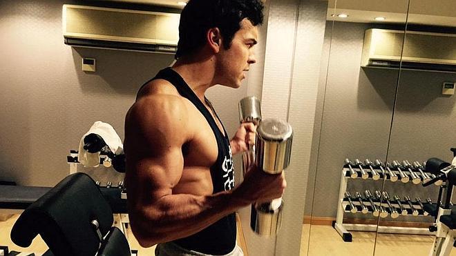 La sorprendente transformación física de Mario Casas