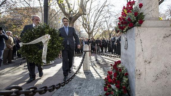 Broseta recuerda a las víctimas de París y pide no someterse al «terror de la sinrazón»