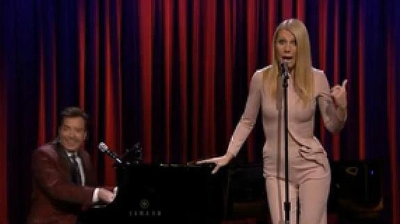Paltrow canta temas de hip-hop al estilo Broadway