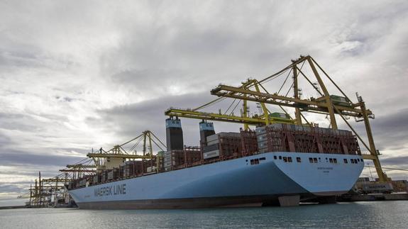 Hace escala en el Puerto de Valencia el mayor barco que ha atracado en su historia