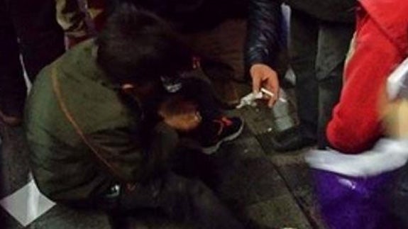 El gerente de un Burguer King golpea a un niño refugiado sirio por comerse las sobras