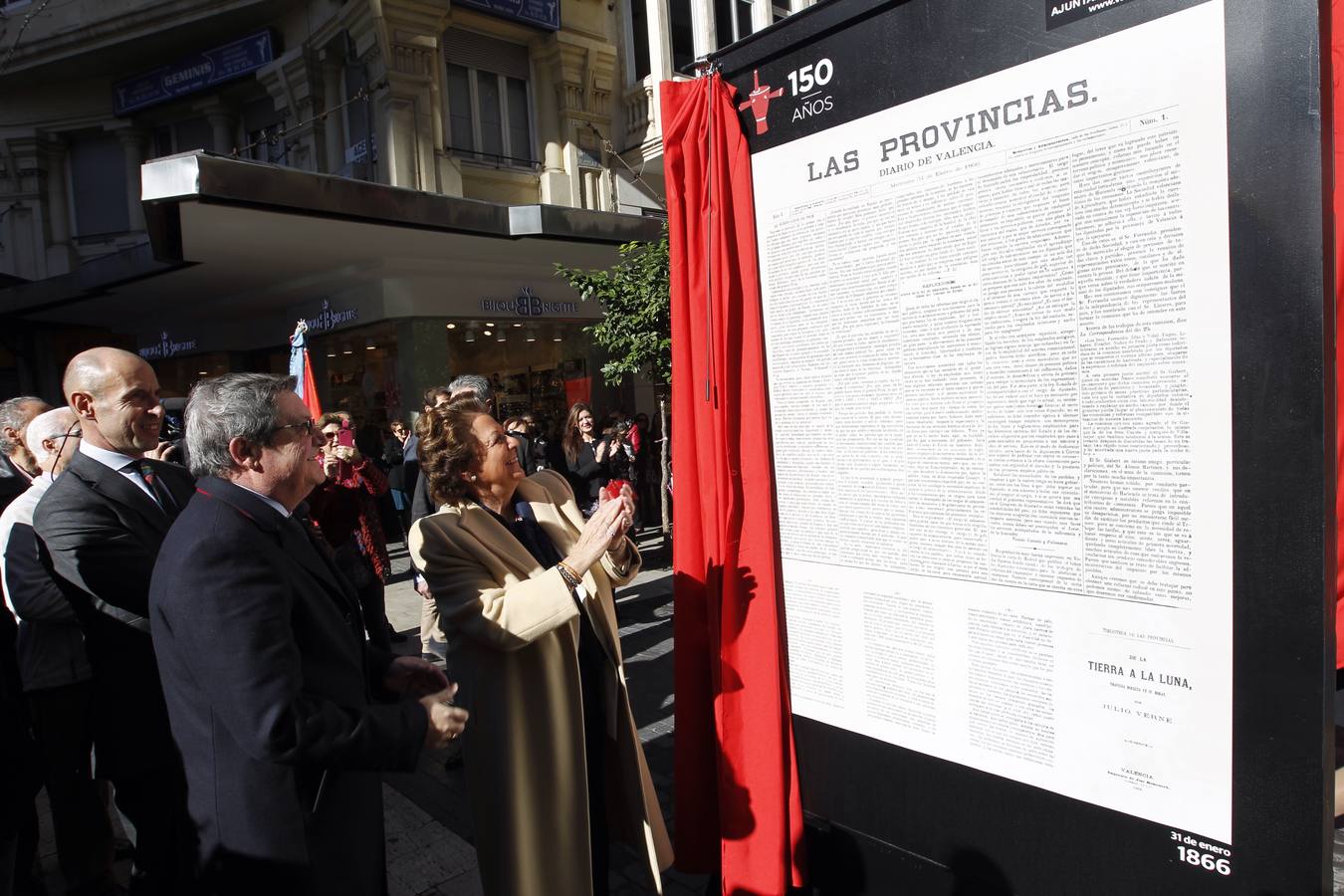 Una exposición de portadas abre el 150 aniversario de LAS PROVINCIAS