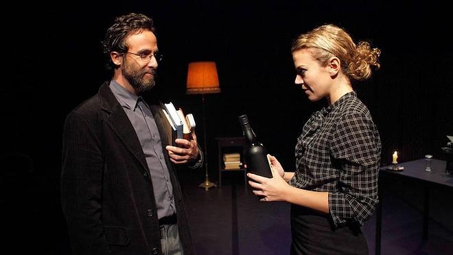 Una misteriosa 'gata que mira' abre la programación teatral de La Nau