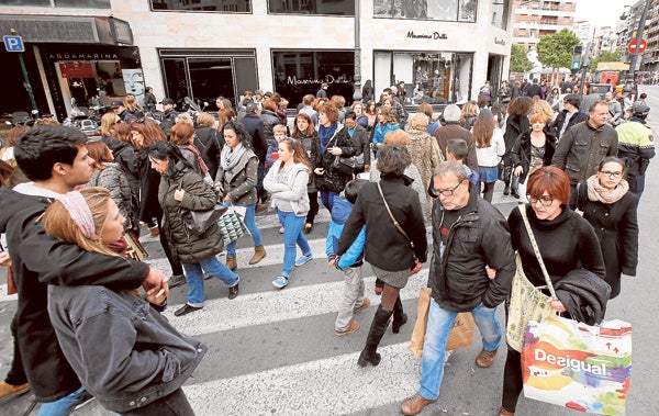 Las ventas del comercio valenciano crecen por primera vez desde el inicio de la crisis