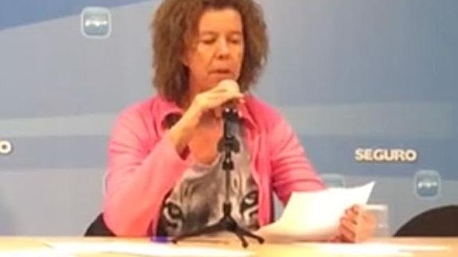 La mujer del alcalde de Mijas canta para pedir la reelección de su marido