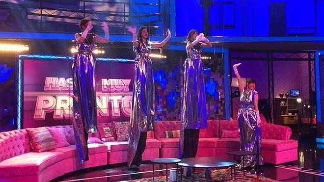 Las presentadoras de 'Hable con ellas' se despiden haciendo un 'calvo'