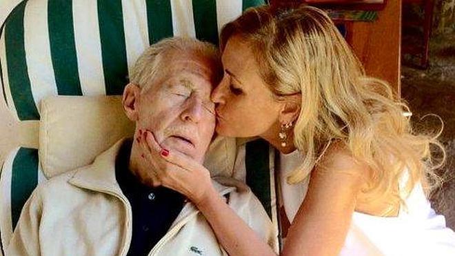 Cristina Cifuentes se despide de su padre