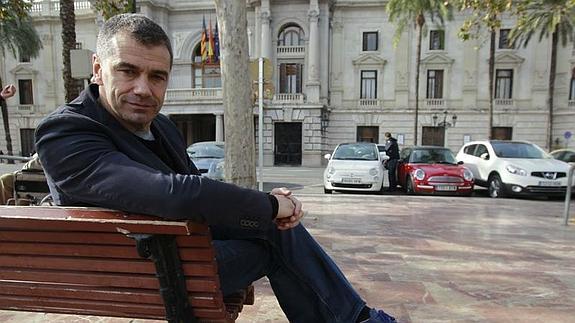 Envía un WhatsApp a Toni Cantó