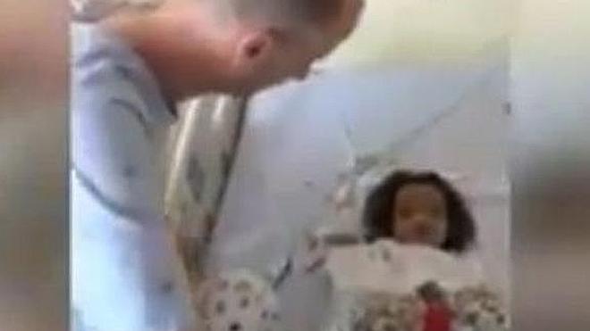 Un padre, obligado a decidir a cuál de sus dos hijas salva la vida