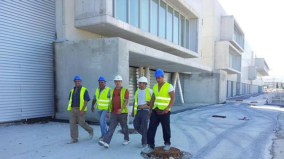 El hospital de Gandia se inaugurará la última semana de marzo, según Torró