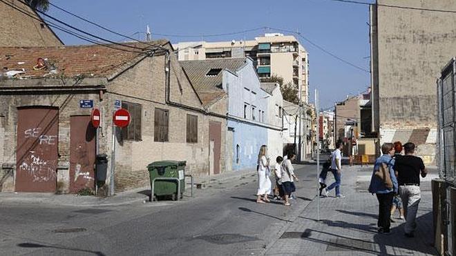La policía desaloja 25 fincas en el Cabanyal para intentar frenar las ocupaciones ilegales