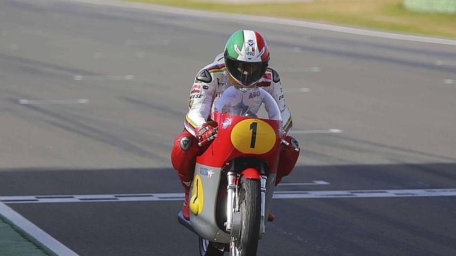 El Circuit recuerda a Ricardo Tormo en el Classics and Legends'