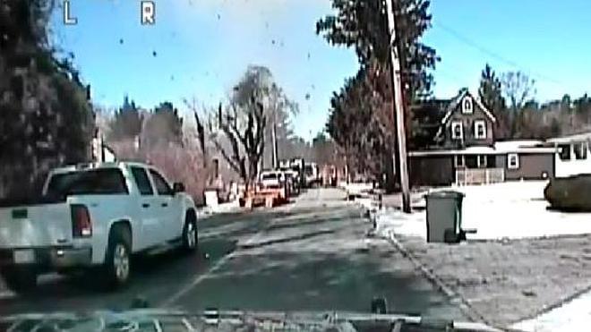Una explosión de gas hace saltar por los aires una casa