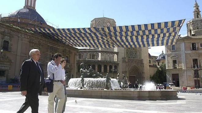 La Audiencia vuelve a dar la razón al Ayuntamiento y podrá desplegar el toldo en la plaza de la Virgen