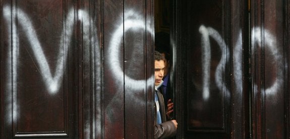 Tenso 12-M en las mezquitas