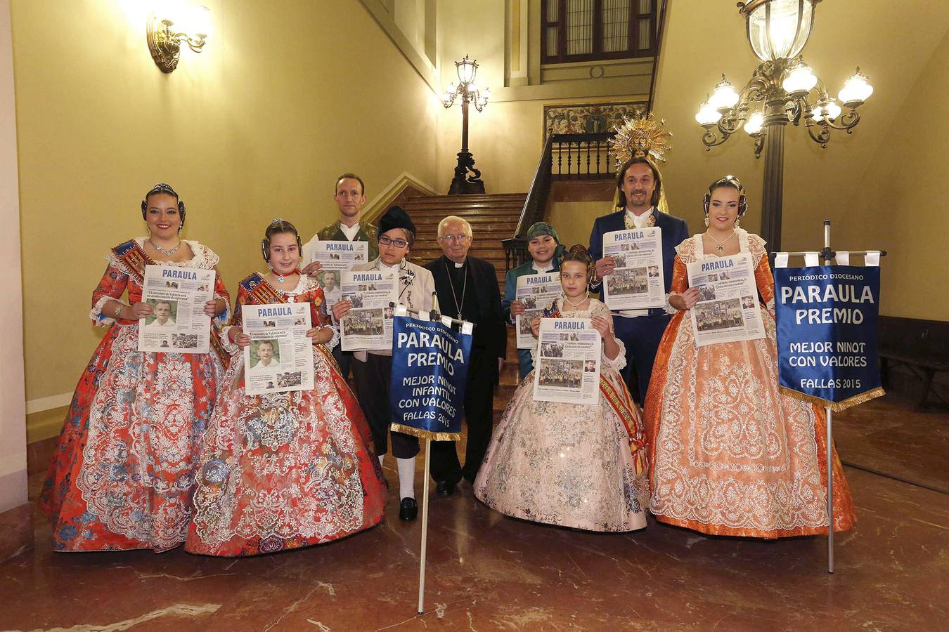 El cardenal Antonio Cañizares entrega por primera vez unos premios falleros