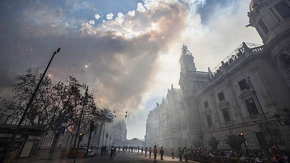 Vídeo: la mascletà del miércoles 11 de marzo de las Fallas de Valencia 2015