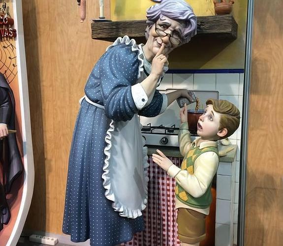 Ninot Indultat 2015: Almirante Cadarso-Conde Altea triunfa con una figura costumbrista