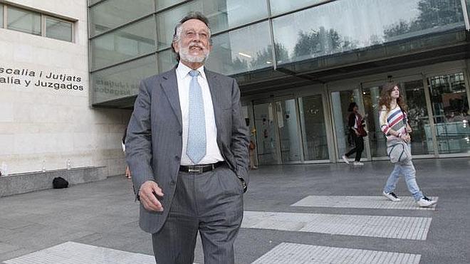 Alfonso Grau presenta su dimisión