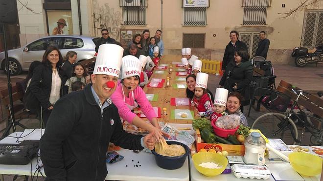 Más de 300 niños disfrutan de 'Nuno Nono Chef' en el Mercado de Tapinería