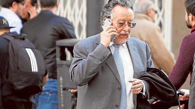 Alfonso Grau dirigirá dos institutos médicos en la Universidad Católica