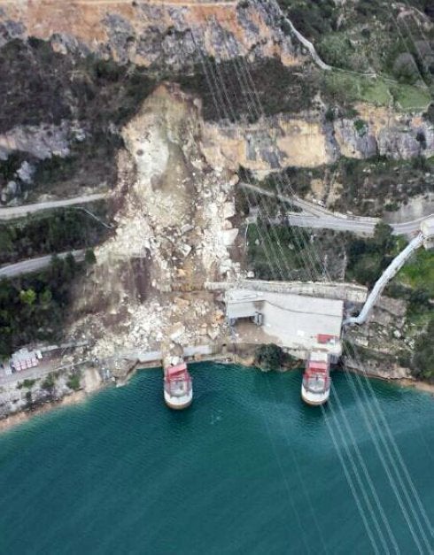 Un helicóptero rescata a una mujer con apendicitis de Cortes de Pallás