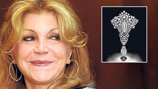 Tita vende los diamantes de la reina María Cristina