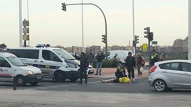 Un ciclista resulta herido al ser atropellado en Valencia