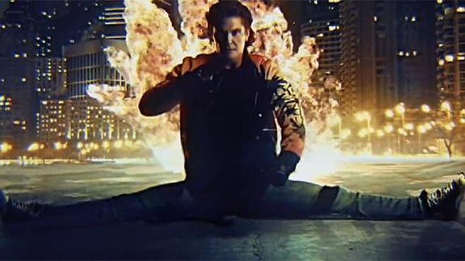 David Hasselhoff vuelve a la música de los 80 de la manera más friki