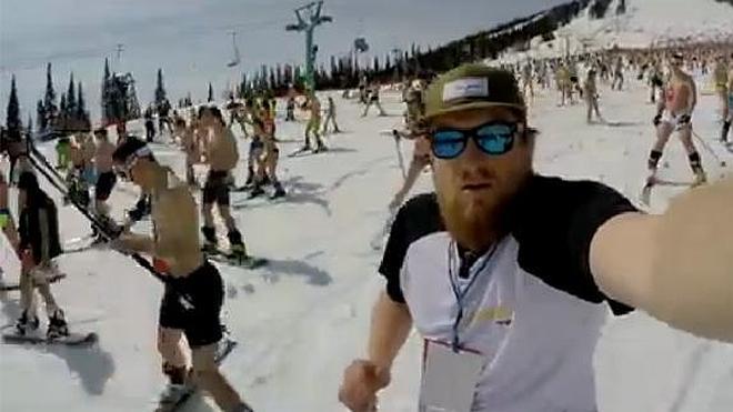 2.000 personas en bañador se deslizan por la nieve