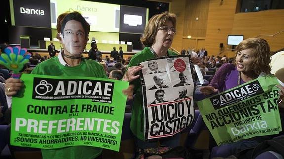 Accionistas y empleados de Bankia piden a la entidad recuperar su dinero