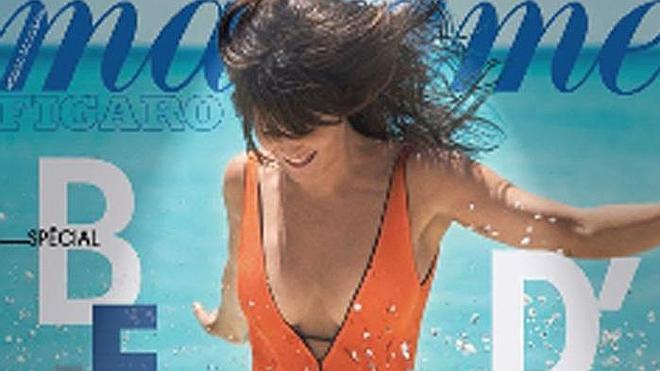 Helena Christensen posa en topless y presume de cuerpazo a sus 46 años