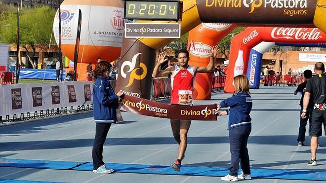 Más de 6.000 atletas cruzan la meta de la II Carrera José Antonio Redolat