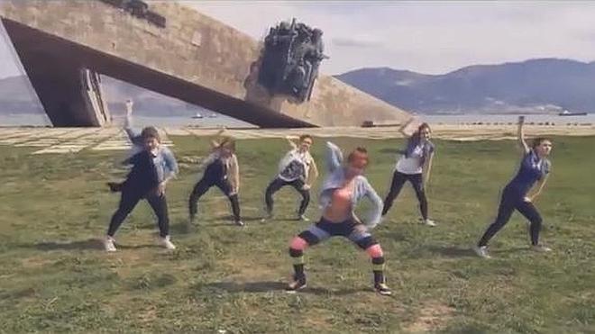 Encarceladas por hacer 'twerking' frente a un monumento en Rusia