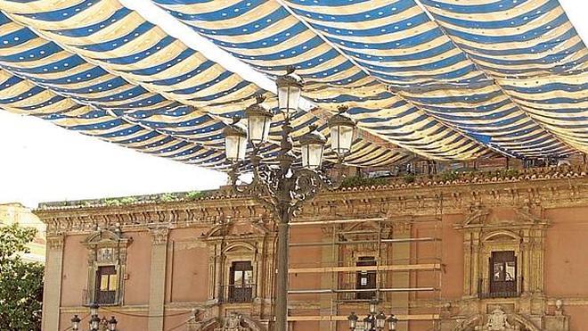 Las pruebas de seguridad impiden usar el toldo de la Virgen en el Traslado