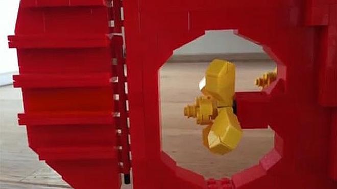 Impresionante réplica del Titanic con 30.000 piezas de Lego