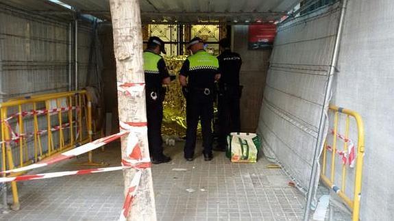 Un indigente aparece muerto en la avenida Barón de Cárcer, en pleno centro de Valencia