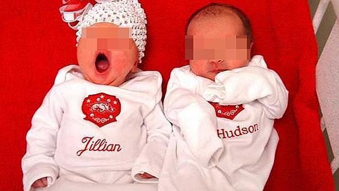 Una mujer da a luz a mellizos de distinto padre