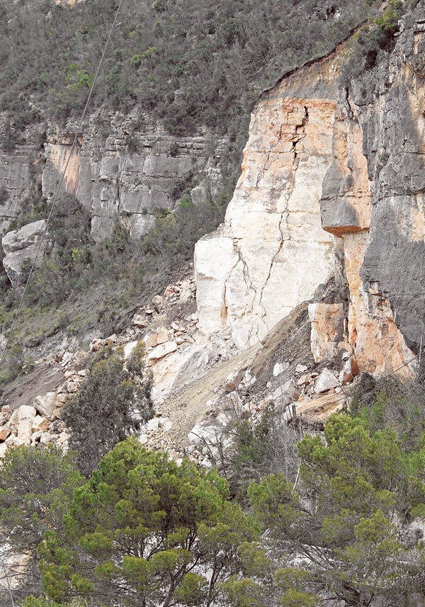 El juez investiga si el deterioro del monte causó el derrumbe de Cortes de Pallás