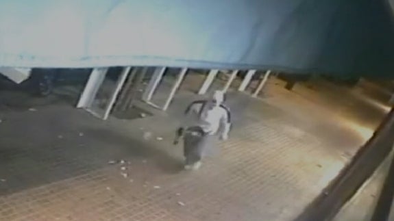 La policía intenta identificar a la banda que ha asaltado tres restaurantes en Valencia