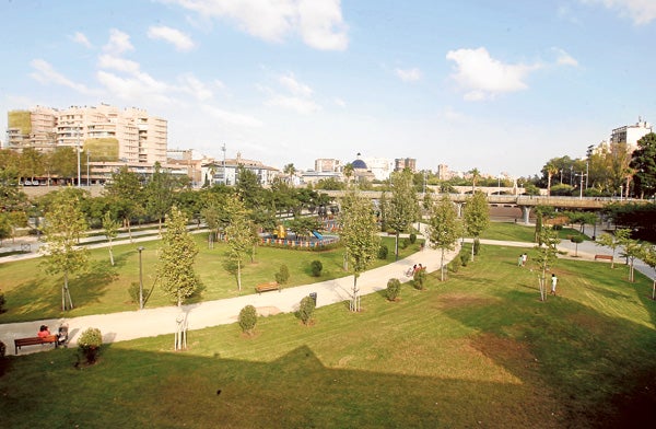 Un sistema de riego inteligente permitirá gestionar el jardín del Turia desde un móvil