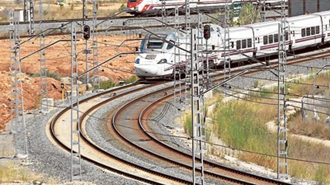 Valencia sólo recibe 15 millones de los 1.100 invertidos en obra pública por el Gobierno