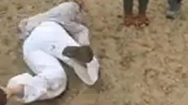 Una madre se cae y arruina la petición de matrimonio de su hija