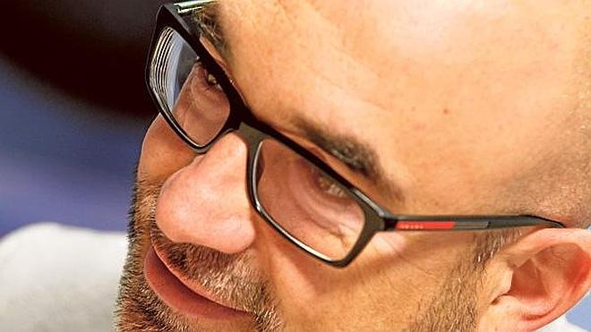 Jordi Llobregat: «La gente se ha alejado de los libros»